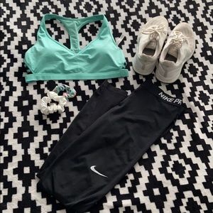 Victoria’s Secret sports bra Size L